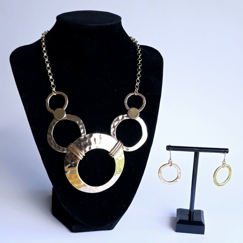 Golden Necklace And Earrings Set With Circle Design